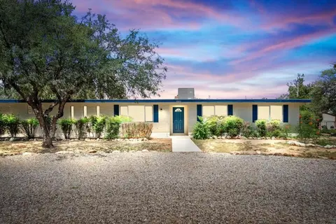 l NEW l 5BR 3BTH Large, Modern, Private Home l Central LOC