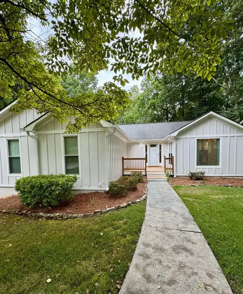 Modern Spacious Retreat near Braves stadium