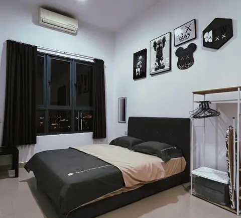 KawsKingdom-DpulzeCyberjaya,4pax