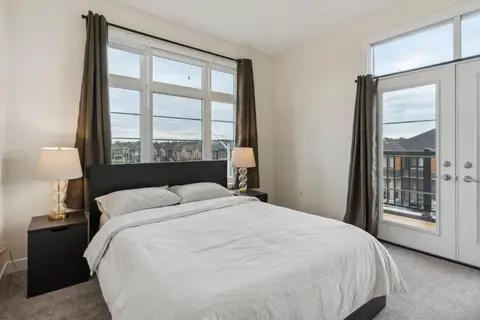 A Brand New 4BR Townhouse in Thorold Retreat