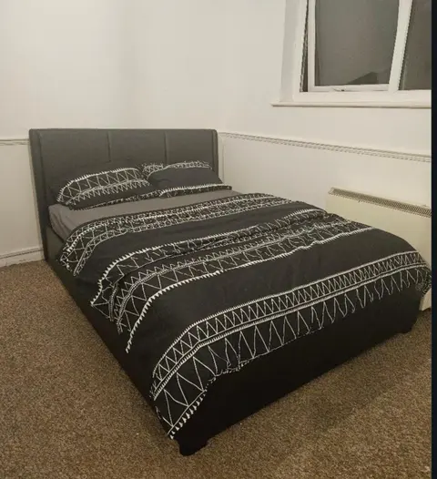 1 Bed House Sleeps 2 -Free Parking -Tv
