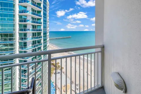 Sandy Beach Resort 1705 - Oceanfront Views