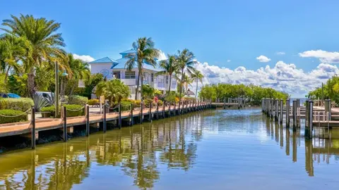 Sunrise Oasis - Top Floor Ocean Pointe 2411
