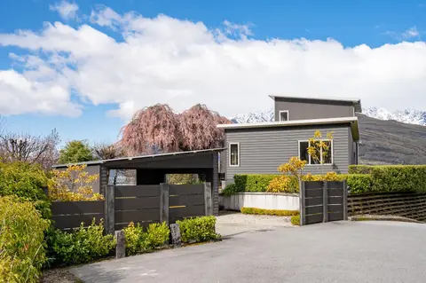 Spectacular views uninterrupted! 3 BR, Private!
