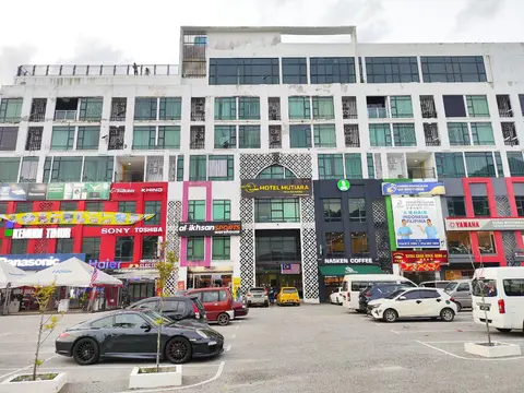 Homestay TS Suria Suite with swimming pool at Hotel Mutiara