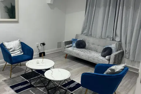 Romford 3 bedroom house with conservatory