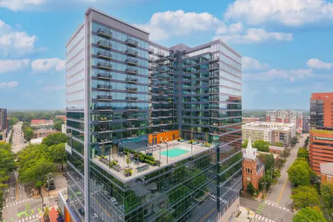 High-Rise Apt Raleigh Free Parking & Sunset View 2