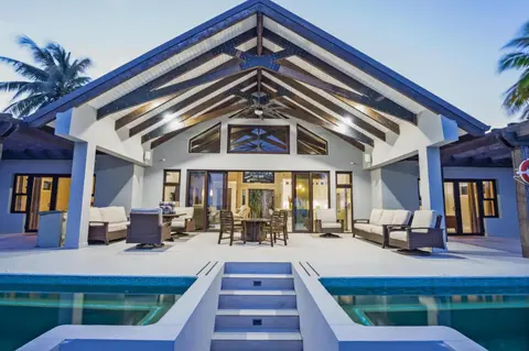 Casa de Wilson - 5 Bedroom Beachfront Villa With Amazing Pool