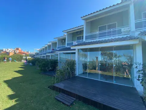 Sobrado Beira-Mar, Praia de Canto Grande, 6 pessoas