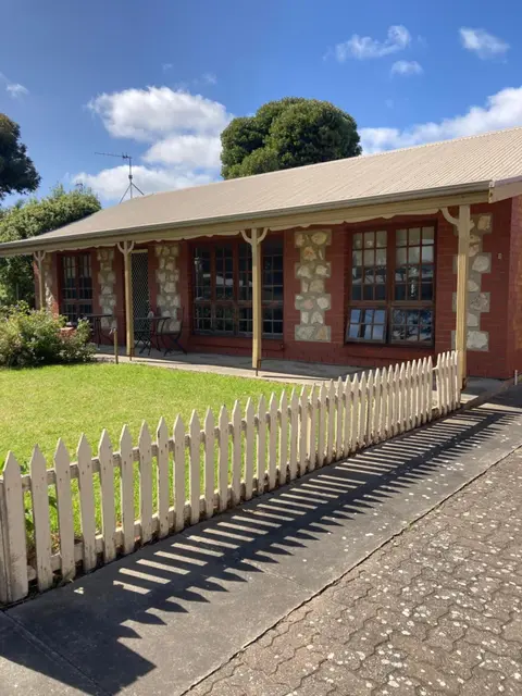 Captains Cottage - Pet Friendly Breakfast Included