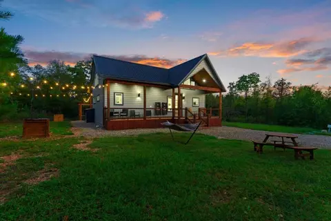 Under the Stars - Secluded, Hot Tub, Firepit, Games