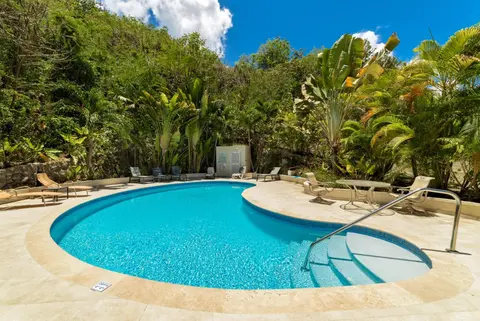 Golden Acre Beach Villa-2 mins walk - Alleynes Bay