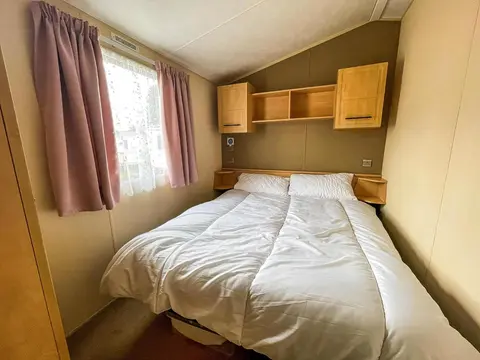 Cosy Caravan With Free Wifi At Felixstowe Beach Holiday Park Ref 55008Sw