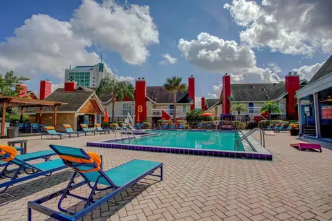Pool & Billiards - 7 Mins to Universal Studios