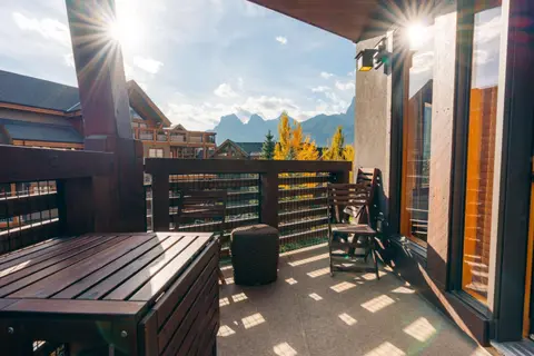 Rundle Cliffs Lodge by Canmore Premier