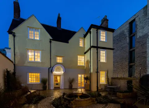 Greyfriars Hideaway
