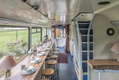 Double Decker Bus on an Alpaca Farm sleeps 8