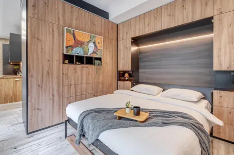 Newly Built Apartments by Historical Bastion Wall, Self check in I cohost