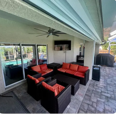 Four Bedrooms Oasis with Heated Pool Private Jacuzzi and Billiards