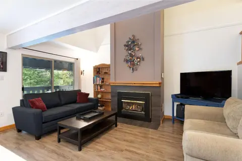 Forest Trails 9 - Walk or Shuttle to Skiing, Fireplace, Private Garage, Free Parking