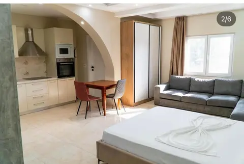 Hotel T