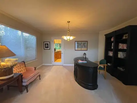 Spacious Coastal Retreat Near White Rock, 5 Bedroom Haven