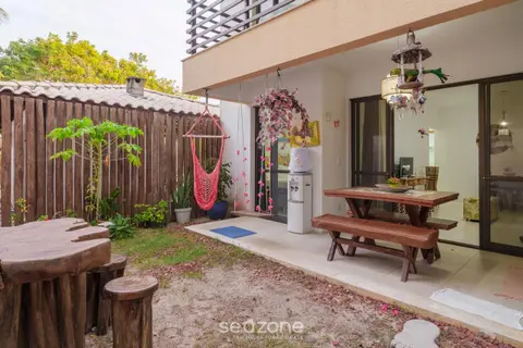 Comfortable apt with pool near the beach VRL0002