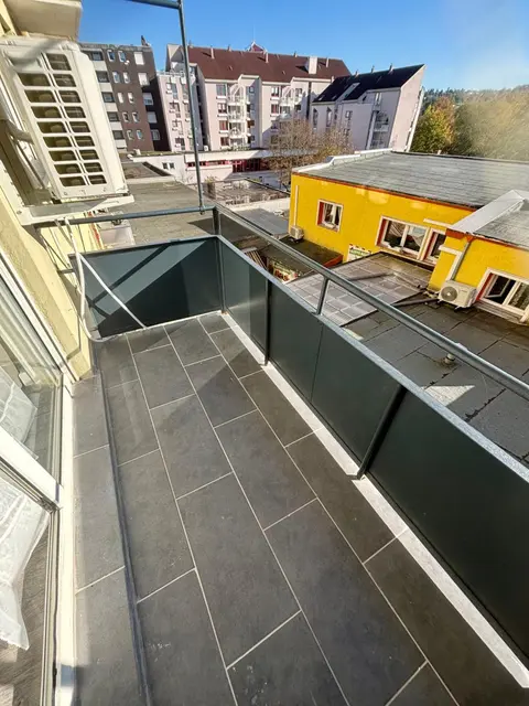 Renovierte und klimatisierte 70qm City-Wohnung mit Balkon