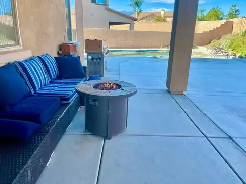 Fontana Oasis with 4BR 2BA