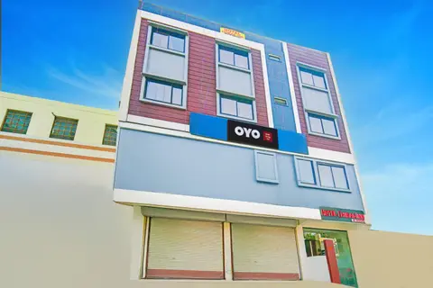FabHotel Chirag Inn