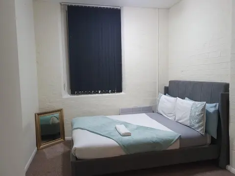 Spacious Beautiful City Apartment 2