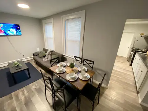 Modern comfort-2BR haven mins to NYC