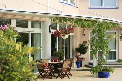 Hotel Circle Inn - Closest to Air Base