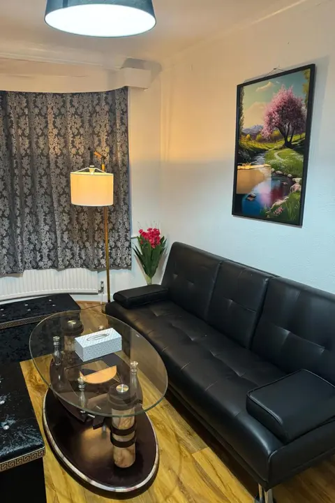 Luxe Northampton Retreat Sleeps 7 NearCityCenter