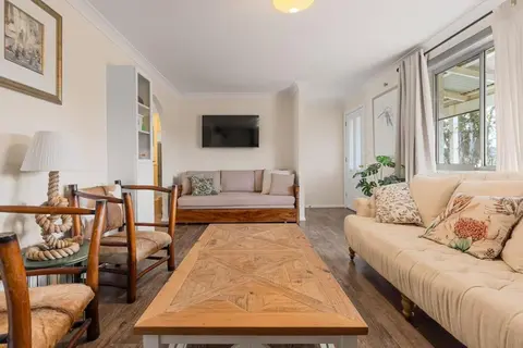 Cooinda, A 3 Bedroom Home Near Mayfield Garden