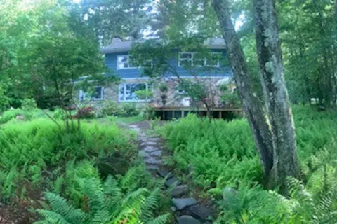 Hillsaps Lake House