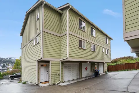 LakeView Queen Anne 3BR Townhome