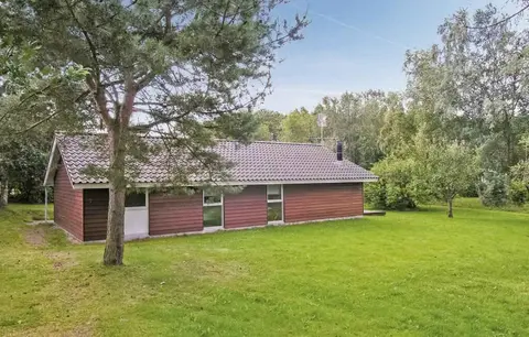 Cozy Summer House Close To The Beach