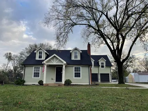 The Sage Farmhouse Big Yard Patio RV Parking