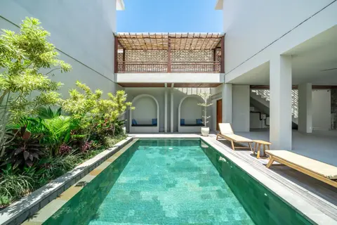 Luxurious Beachside Retreat with Pool