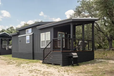 Tiny Home at Dreamland with Loft - Near Austin