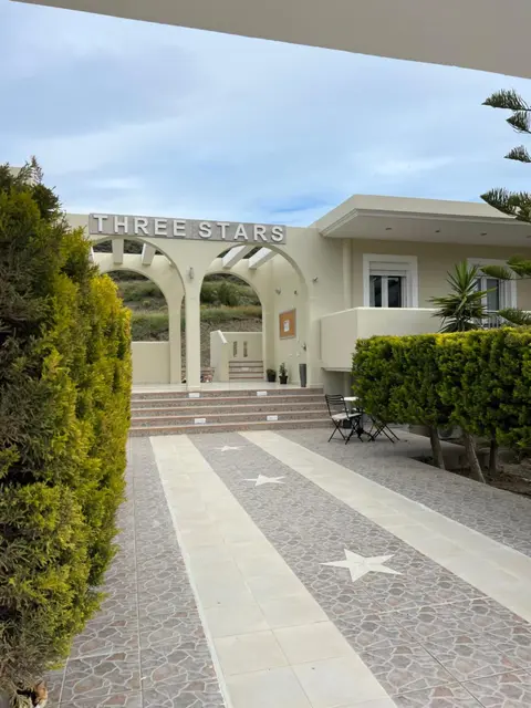 Three Stars Hotel