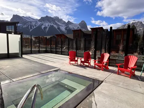 Spring Creek Spacious 3 Bed 2 Bath