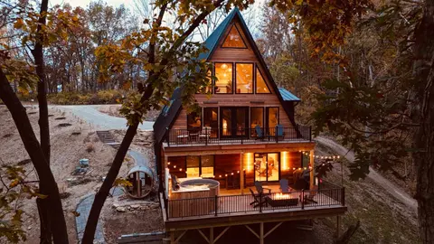 Aframe River Retreat, Sauna, Hot Tub, Workspace, New Build!