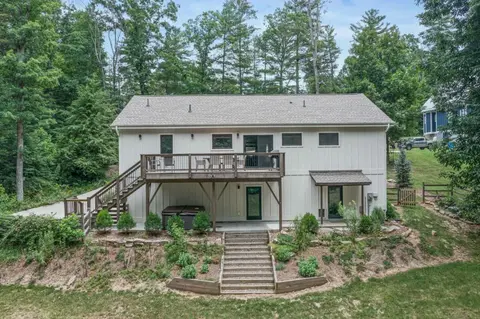 10 Min to Downtown Asheville. Luxury Finishes. Private Hot Tub & Arcade