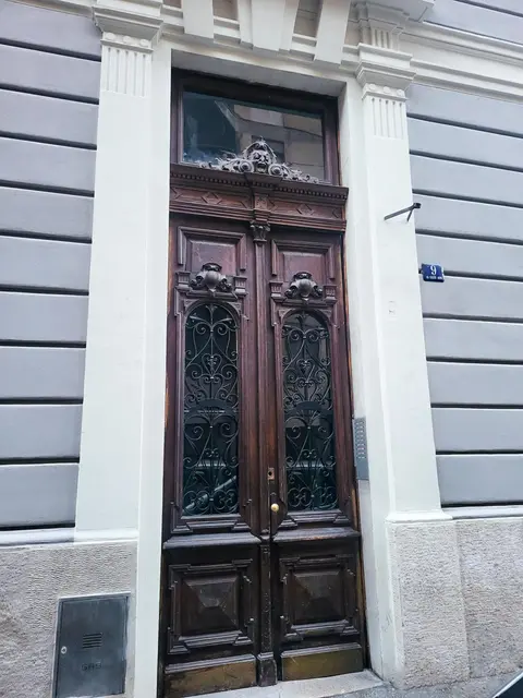 B&B Excelsior