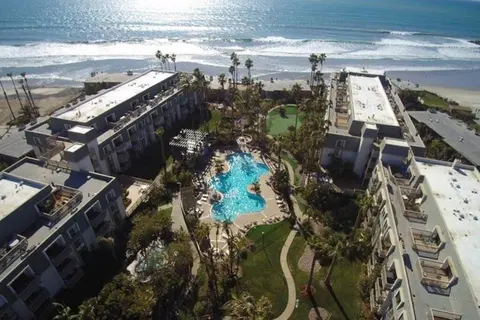 NEW NEW Gorgeous Condo on the beach