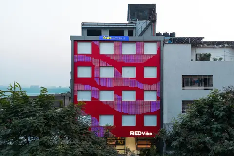 FabHotel Red Vibe