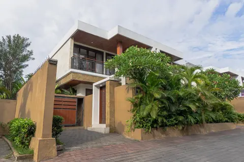 Miles Villa