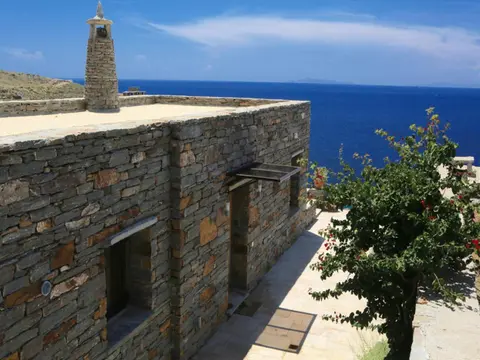 Seaside luxury in Keas Cycladic gem